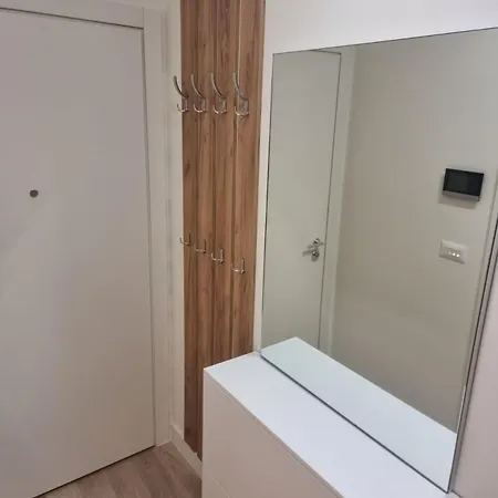 Maca Waterfront Apartment *